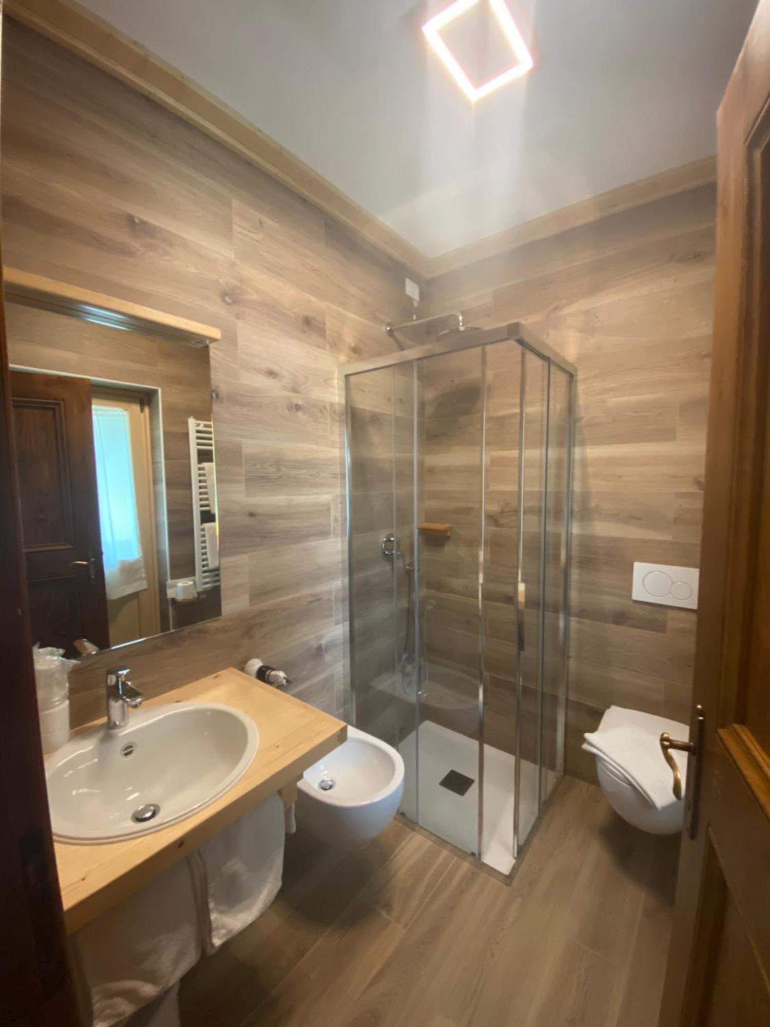 Camera Matrimoniale con Bagno Privato